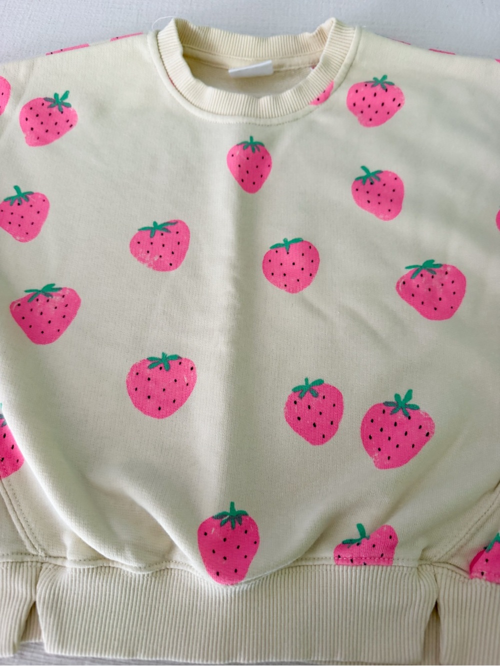 Zara strawberry sweatshirt - Picture 3 of 4